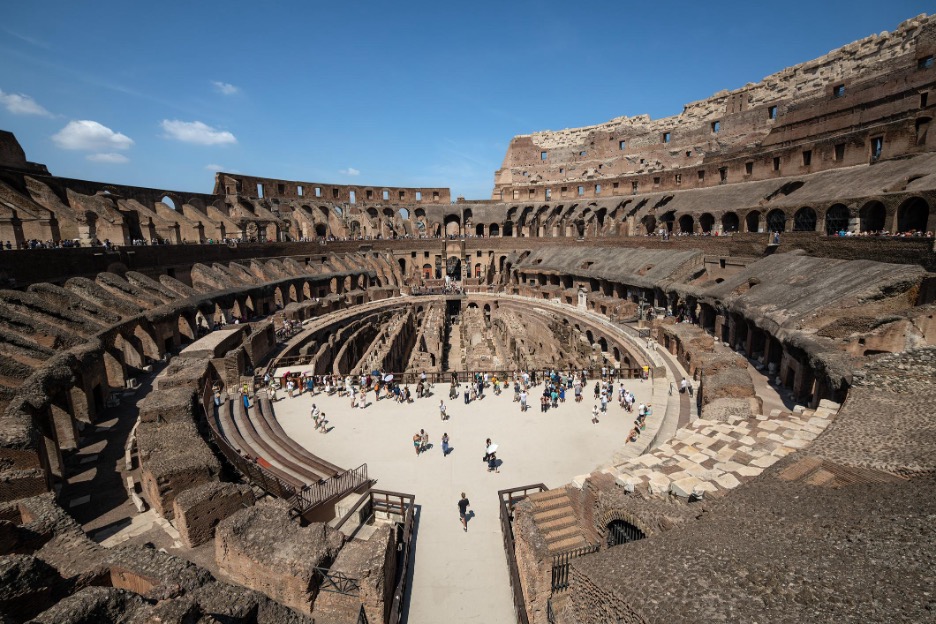 Không gian Colosseum và nhịp điệu đám đông