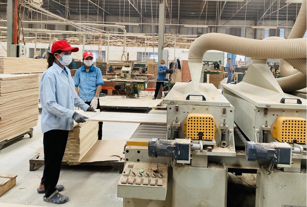 Kiểm tra hiện trạng nhà xưởng để xác định đúng nguyên nhân gây nóng