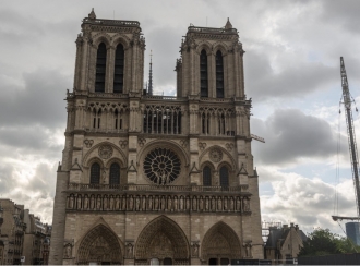Nhà thờ Đức Bà Paris: Khi con người biến đức tin thành ánh sáng